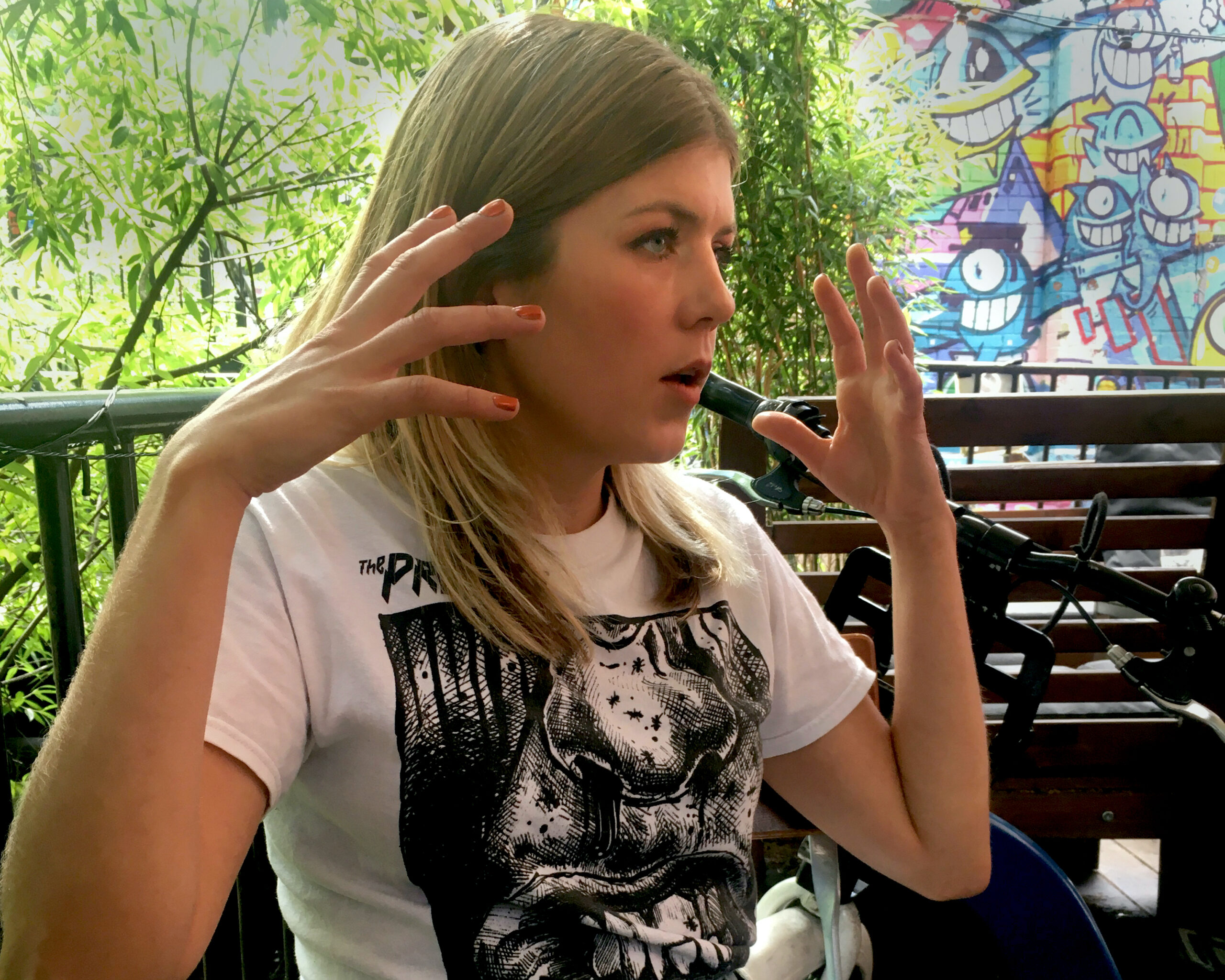 Engasjert: Linn Nystadnes synger i bandet Deathcrush