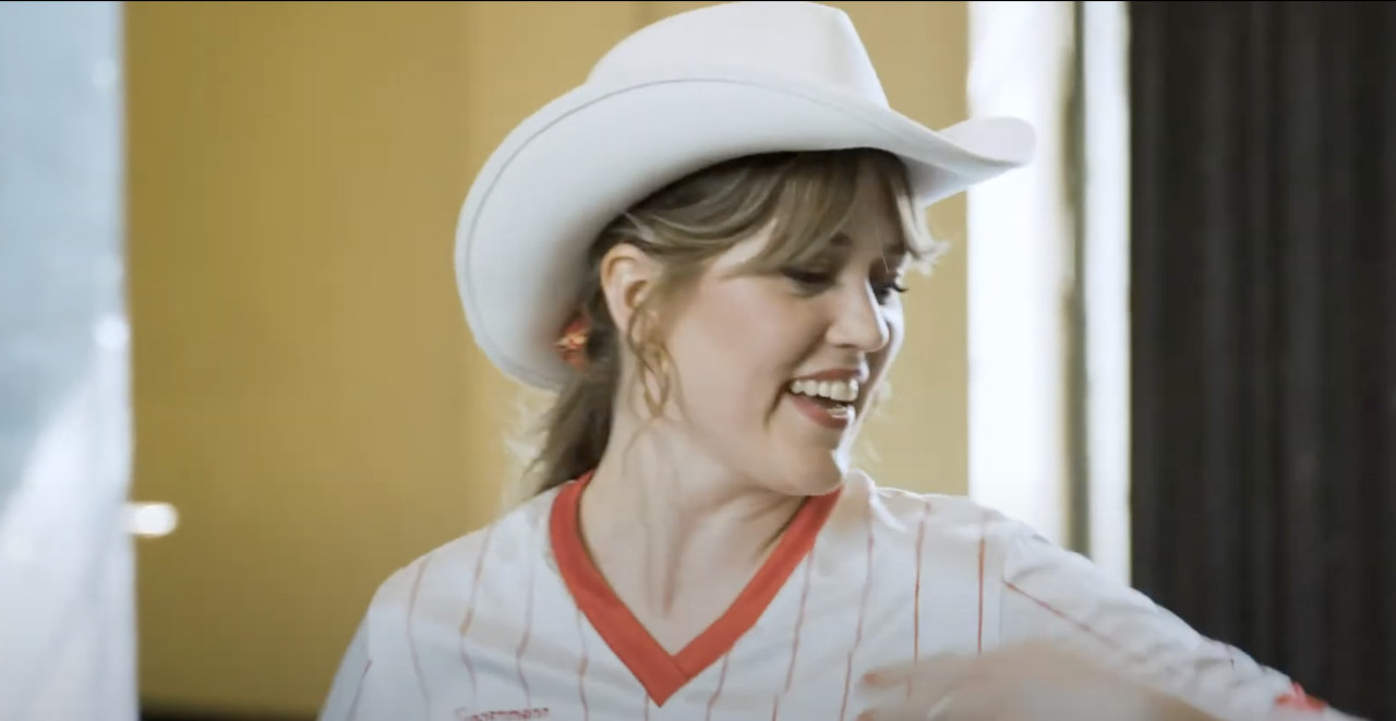 Stillbilde fra The Northern Belles video Late Bloomer