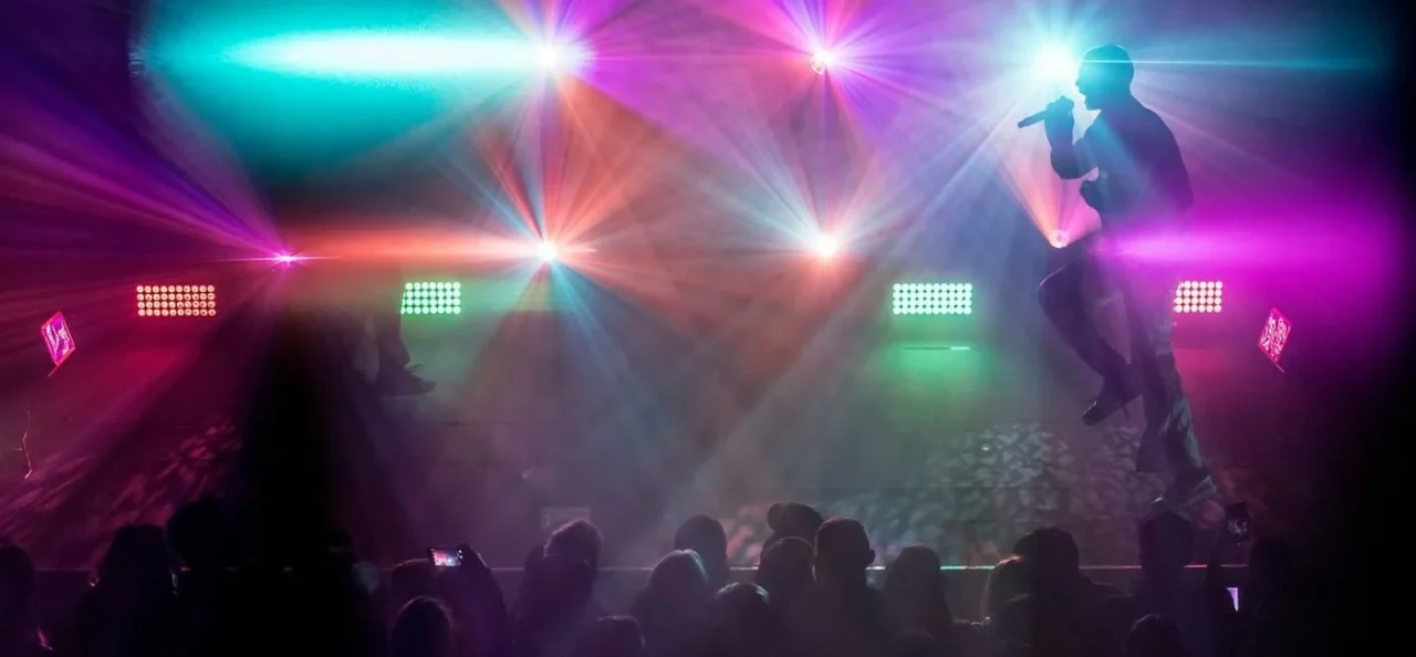 Cezinando på skolekonsert for videregående elever i Buskerud i november 2017, arrangert av Den kulturelle skolesekken Buskerud