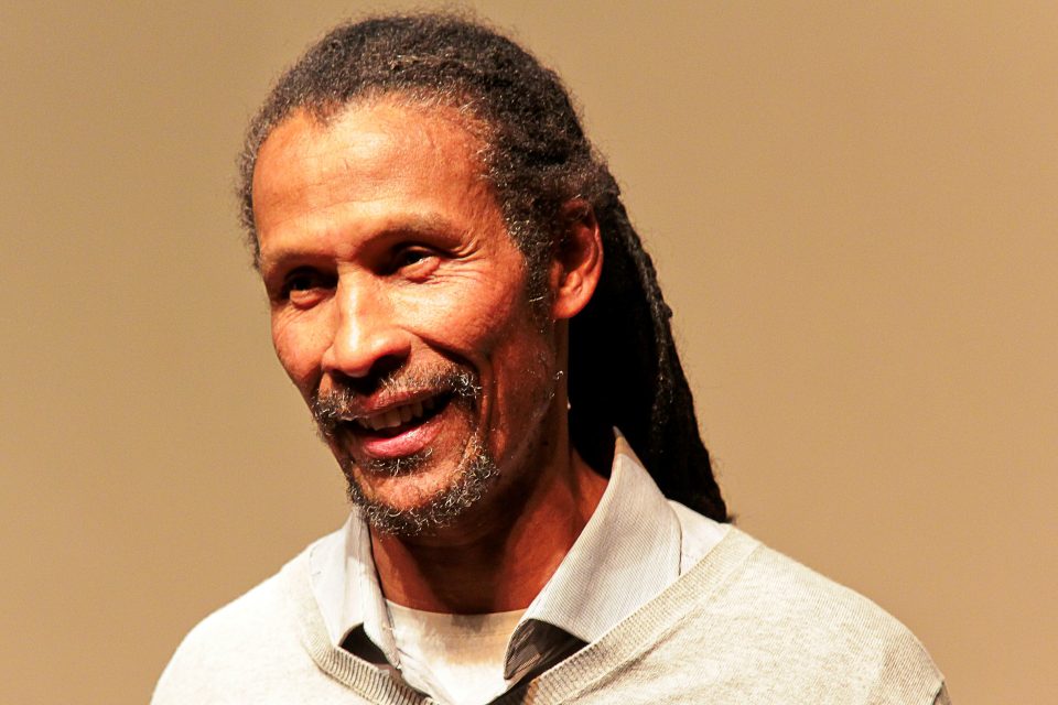 – Jeg ønsker å leve i et samfunn med positiv utvikling, og jeg vil selv bidra så mye jeg kan til dette, sier æresprisvinner Cliff Moustache