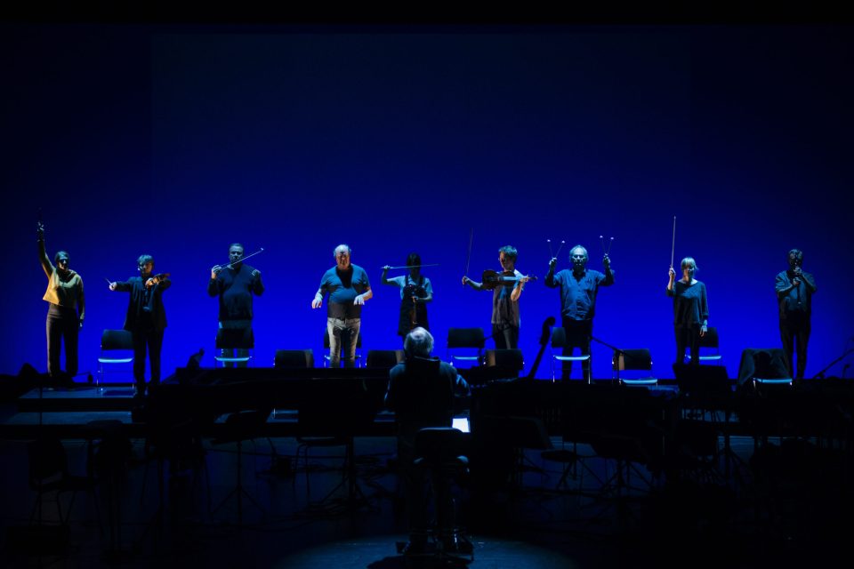 Cikada spiller Rolf Wallins Large Bird Mask under Ultima