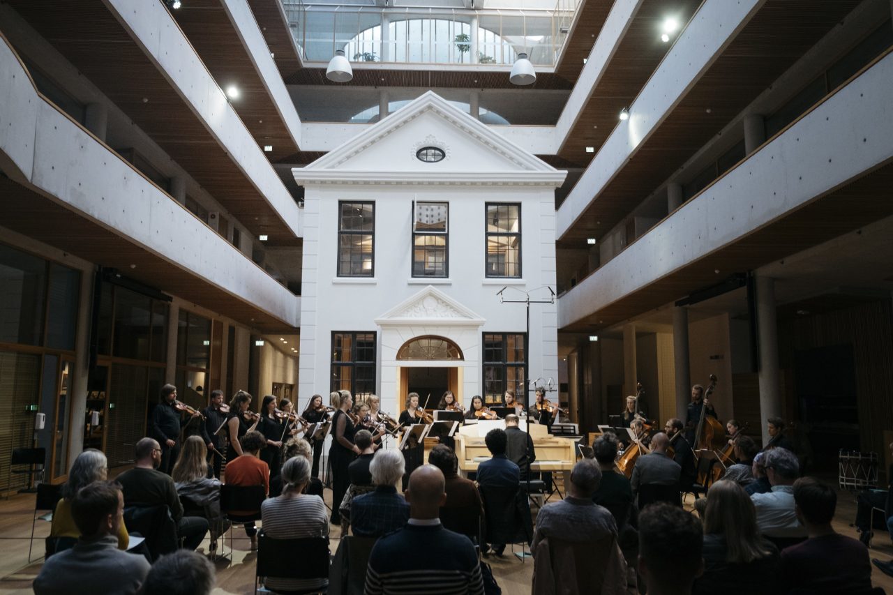 Ensemble Allegria og Christian Wallumrød framfører NÅ i Gyldendalhuset under Ultima