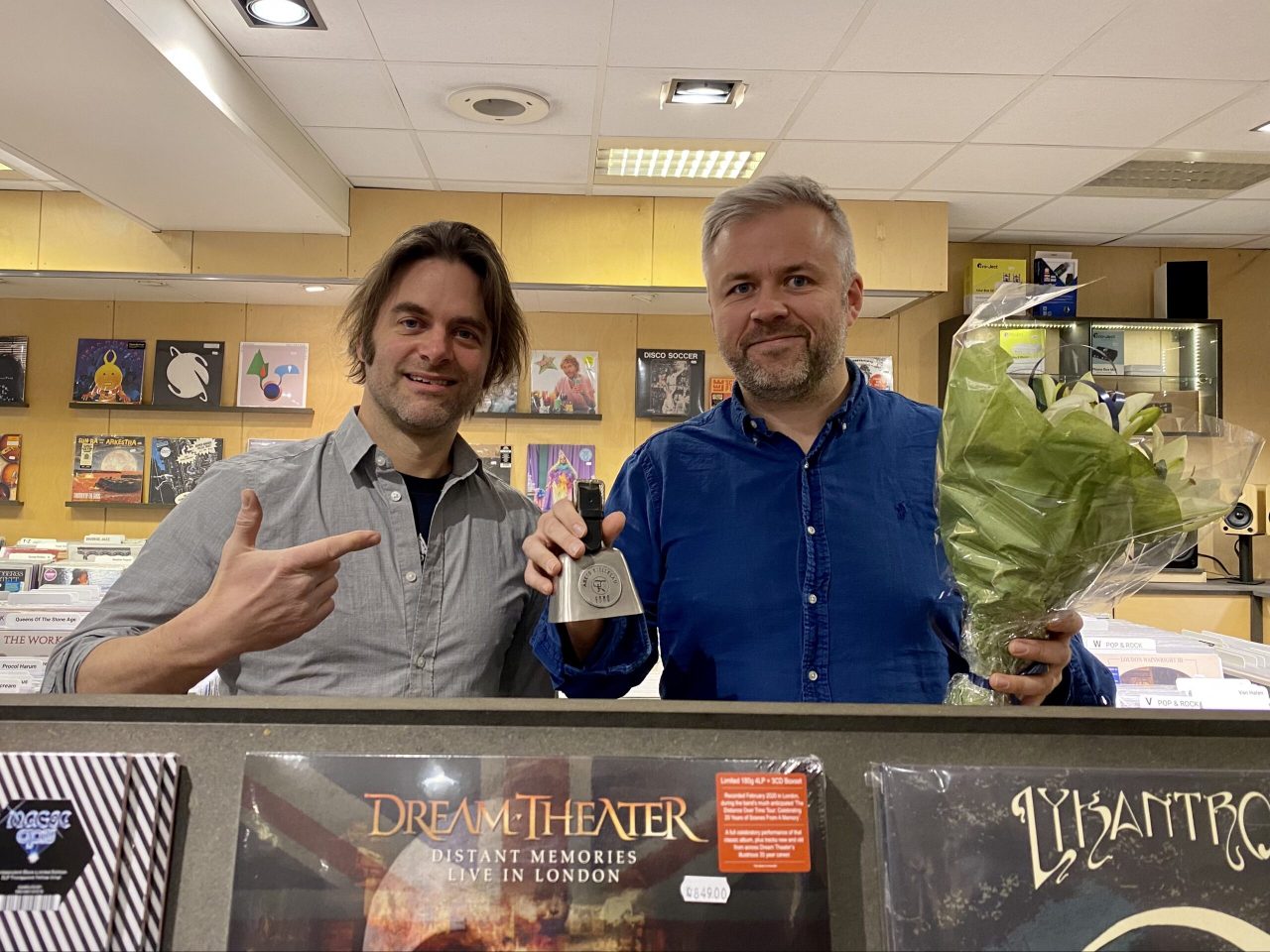 To av platebutikken Big Dippers kjente fjes, Jakob T. Krogvold og innehaver Andreas Leine Jakobsen (til høyre)