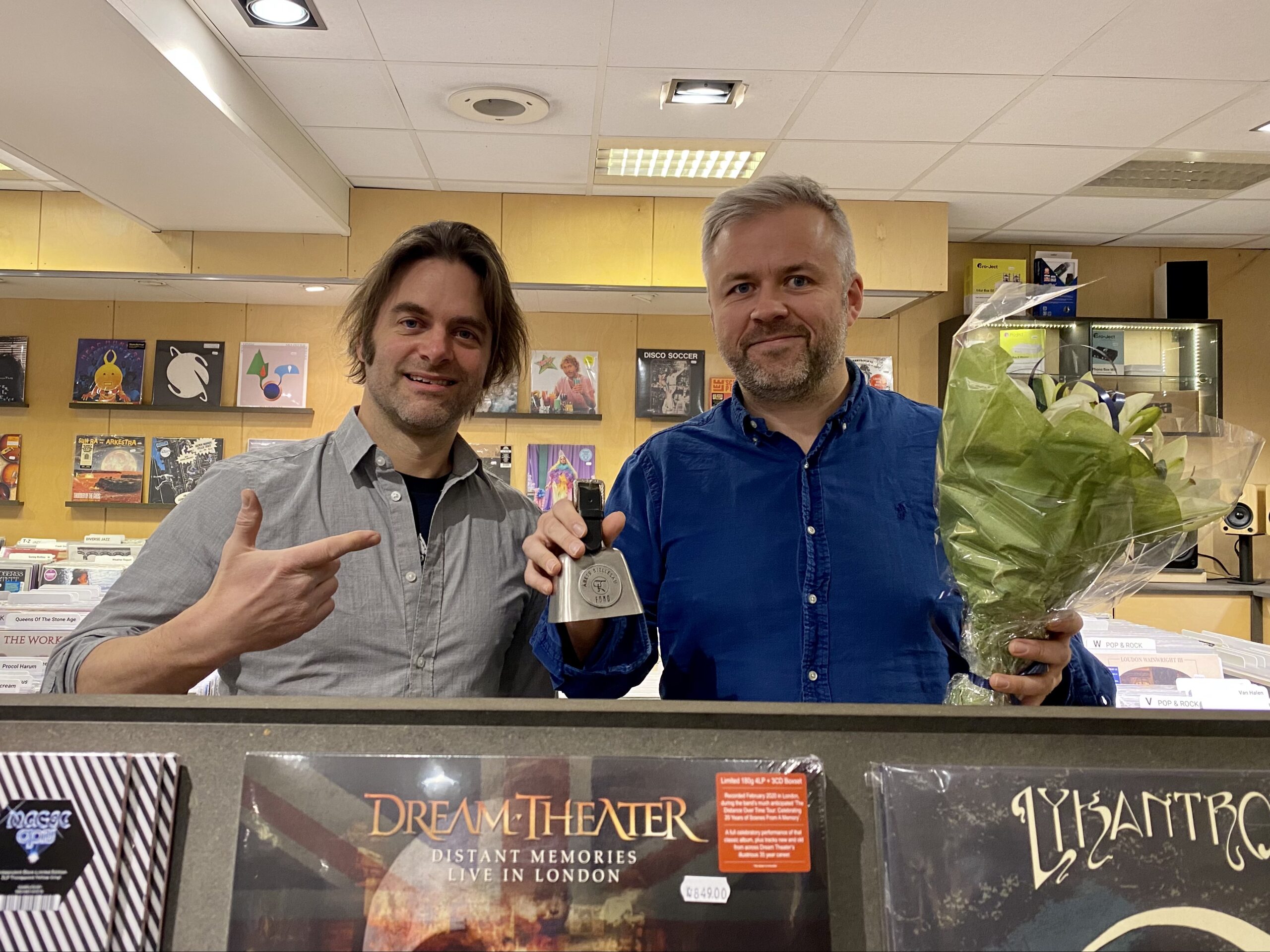 To av platebutikken Big Dippers kjente fjes, Jakob T. Krogvold og innehaver Andreas Leine Jakobsen (til høyre)