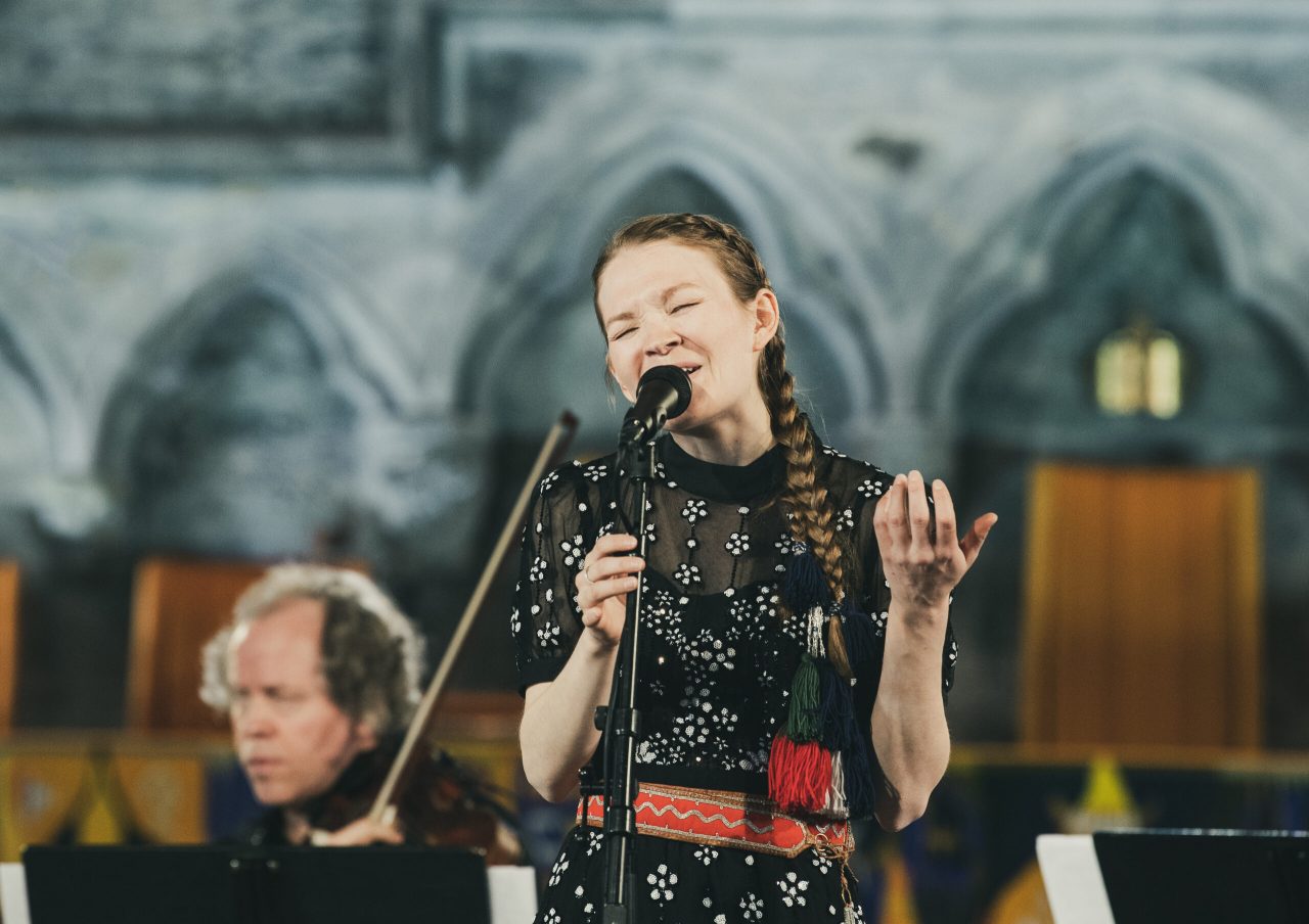 Marja Mortensson og Daniel Herskedal med TrondheimSolistenes strykekvartett