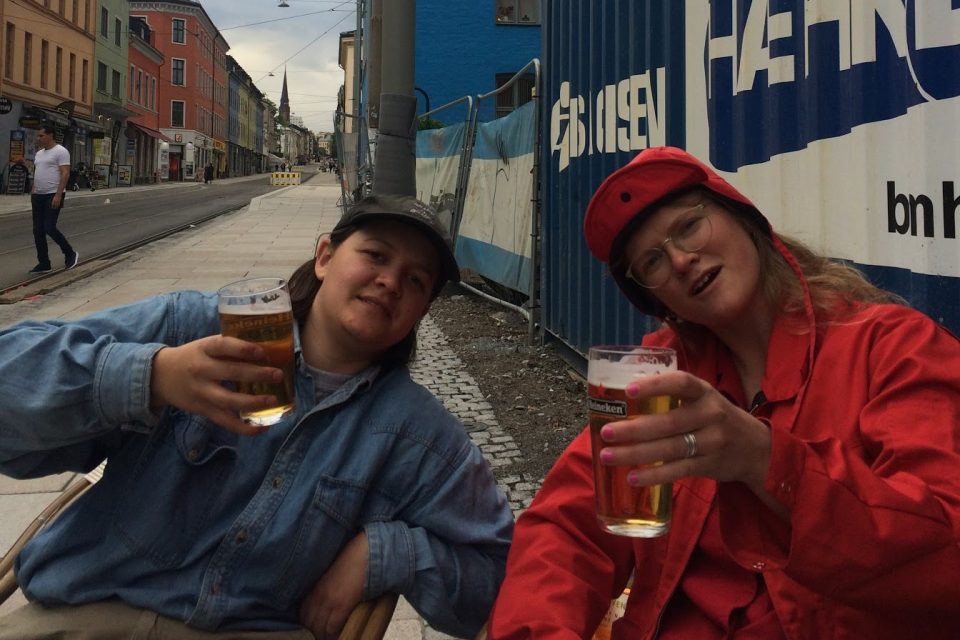 Maria Refsland og Synneva Gjelland i Olivias Rekorder