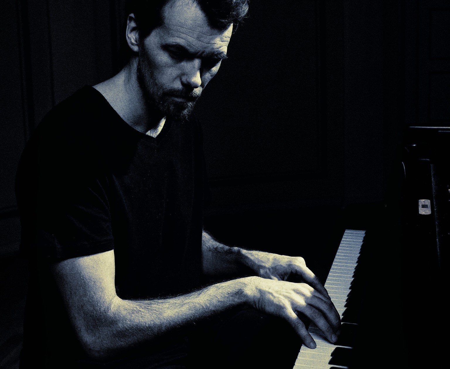 Kaada er ute med sitt første album med verk for klassisk piano, Misinterpretations.