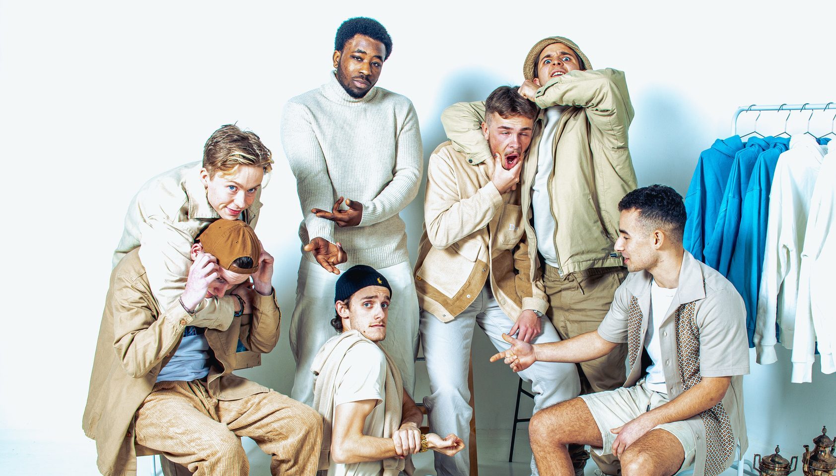 Ladnera kru: Bendik, Faraja, Simen, Endre, foran: Ulf, Johannes, Omar