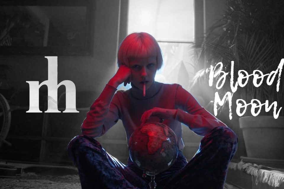 Matterhorn, stillbilde fra videoen Blood Moon