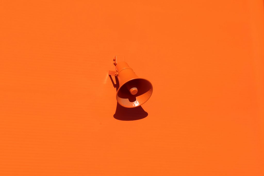 Oransje megafon