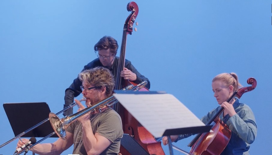 Stillbilde fra Iridescence HOK