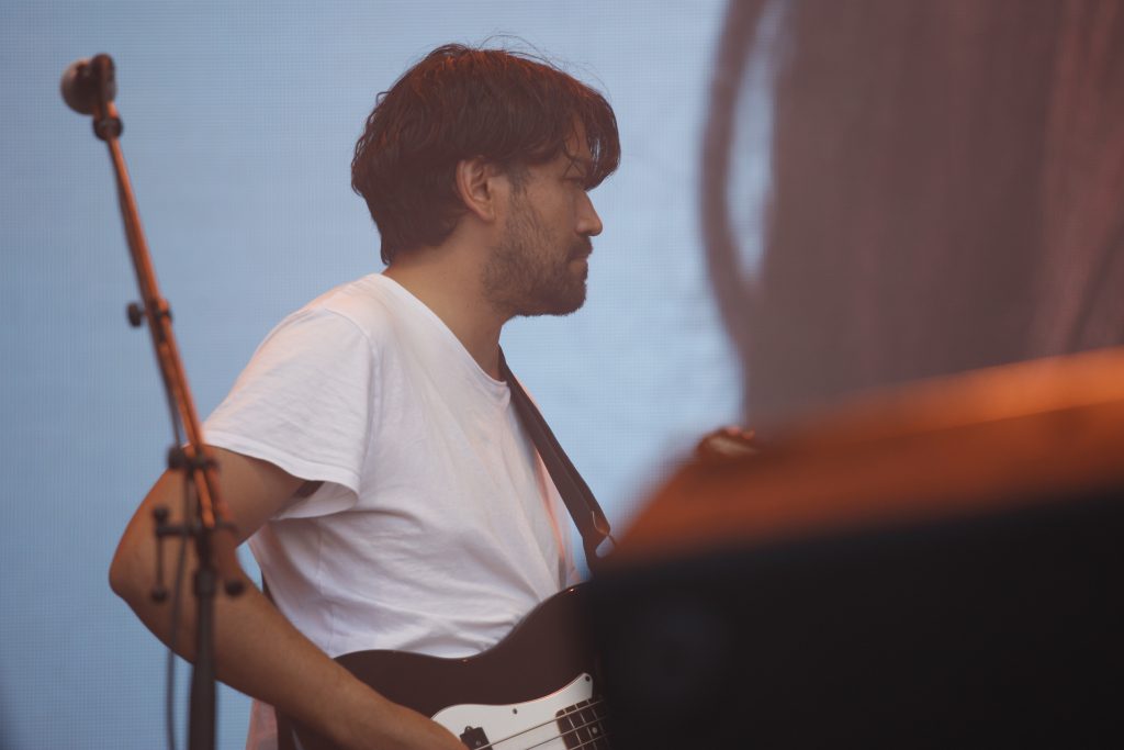 Kenneth Ishak på scenen