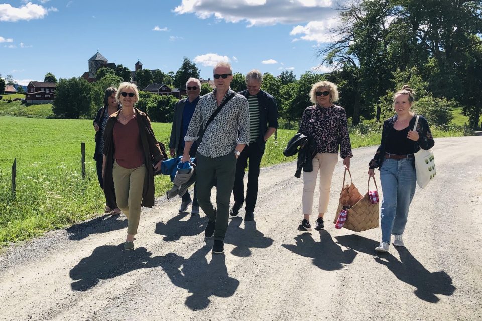 Styret i Musikk i Innlandet. Fra venstre: styremedlem Jørand Ødegård Lunde, styreleder Randi Thorsen, varamedlem Rune Johannessen, nestleder Morten Gjelten, styremedlem Glenn Erik Haugland, varamedlem Mali Hagen Røe og styremedlem Ingrid Baukhol (styremedlem Magnus Beite var ikke til stede da bildet ble tatt).