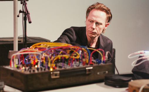 Stian Westerhus under feiringen av Notam 25 år lørdag 23. november i Kunstnernes hus, Oslo