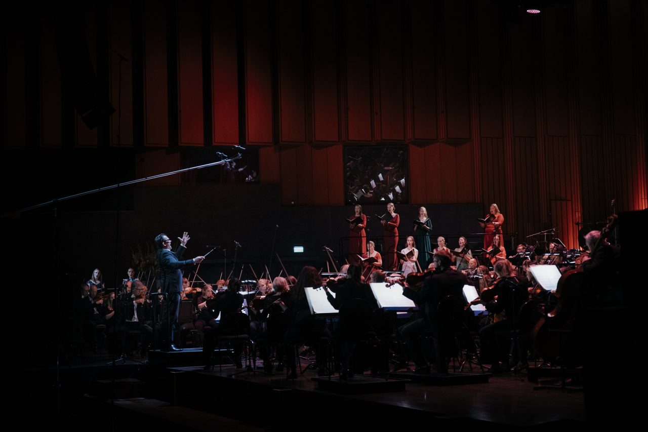 Ultima åpning – Jordens sang av Rolf Gupta