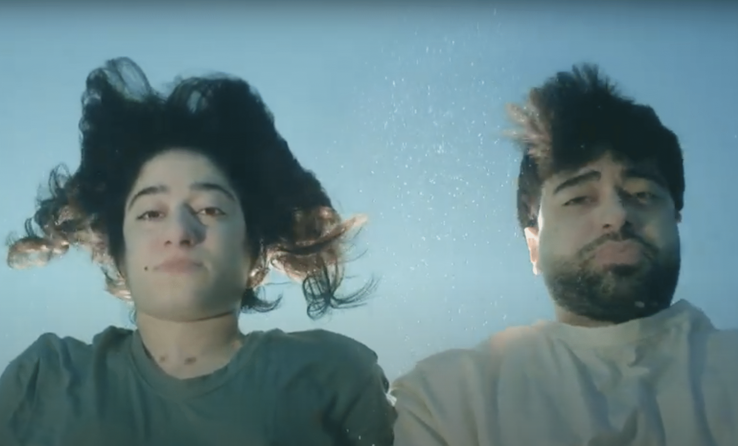 Still fra SARA og ARASH Ser på meg