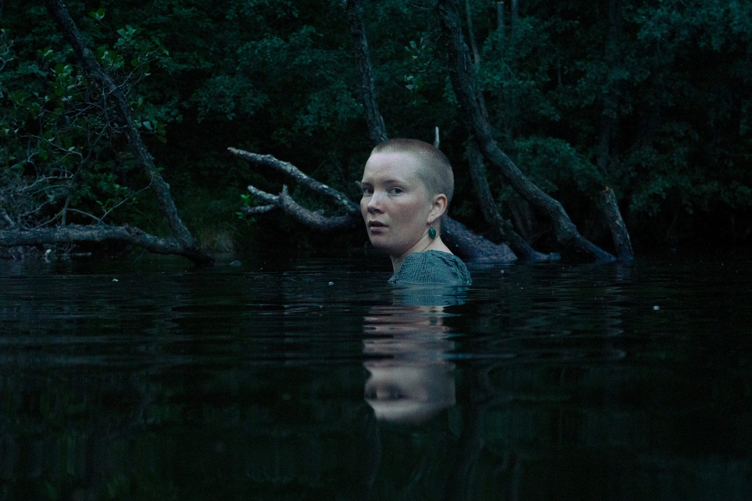 Hilja albumdebuterte i høst, og fant seg sjøl som musikkskaper da hun omfant viseformen.