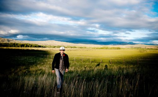 Bjørn Tomren deltok i strupesang i Kyzyl som er hovedstaden i republikken Tuva i Russland. Her ved Yurt camp Biy Khem ve elven Biy Khem (Major Yenisei) Foto: Mikaela Berg