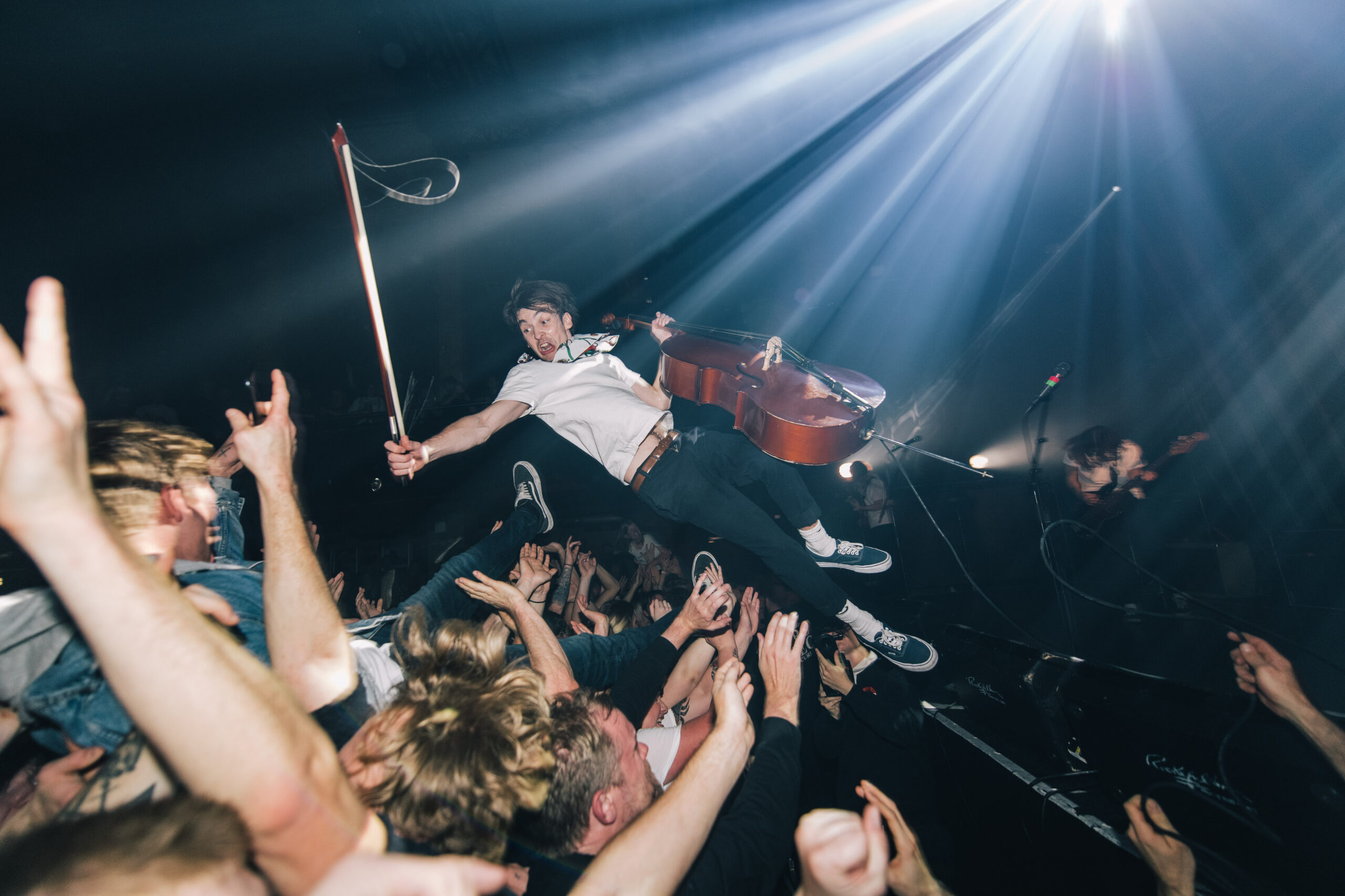 I 2011 ble det bråk da Honningbarna slapp låta «Fri Palestina». Nå boikotter vokalist og cellist Edvard Valberg Øyafestivalen, som har investeringer i Israel.