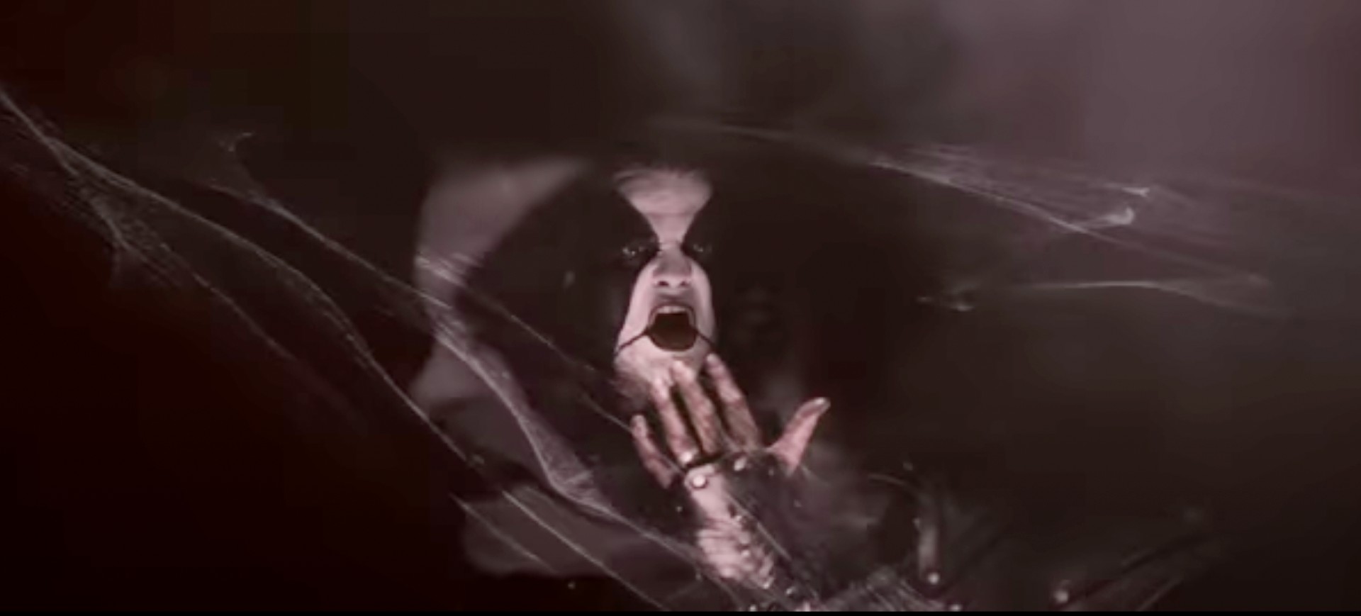 Stillbilde fra Abbaths video Dream Cull