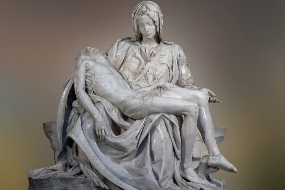 Marmorskulpturen Pietà av Michelangelo står i Peterskirken i Roma.
