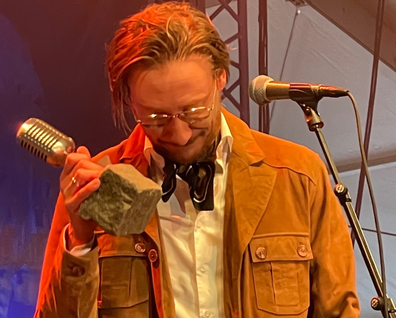 Adam douglas pris red