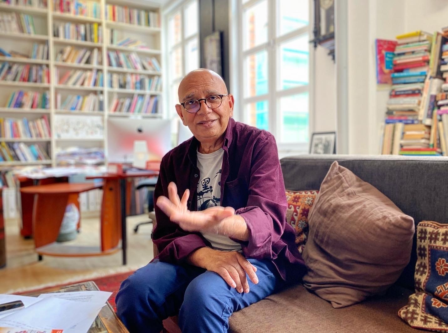 Khalid Salimi på sitt kontor på Melahuset.