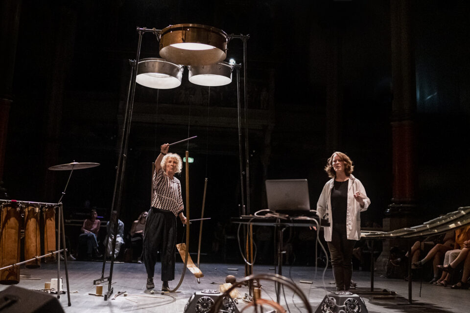 Limpe Fuchs og Kristin Norderval framfører «AnimareAnimate!».