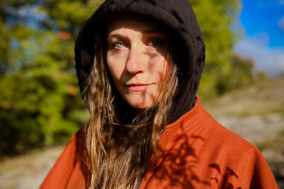 Marte Wulff har gitt ut plata Øya/Øyet – et tenkt teaterstykke.