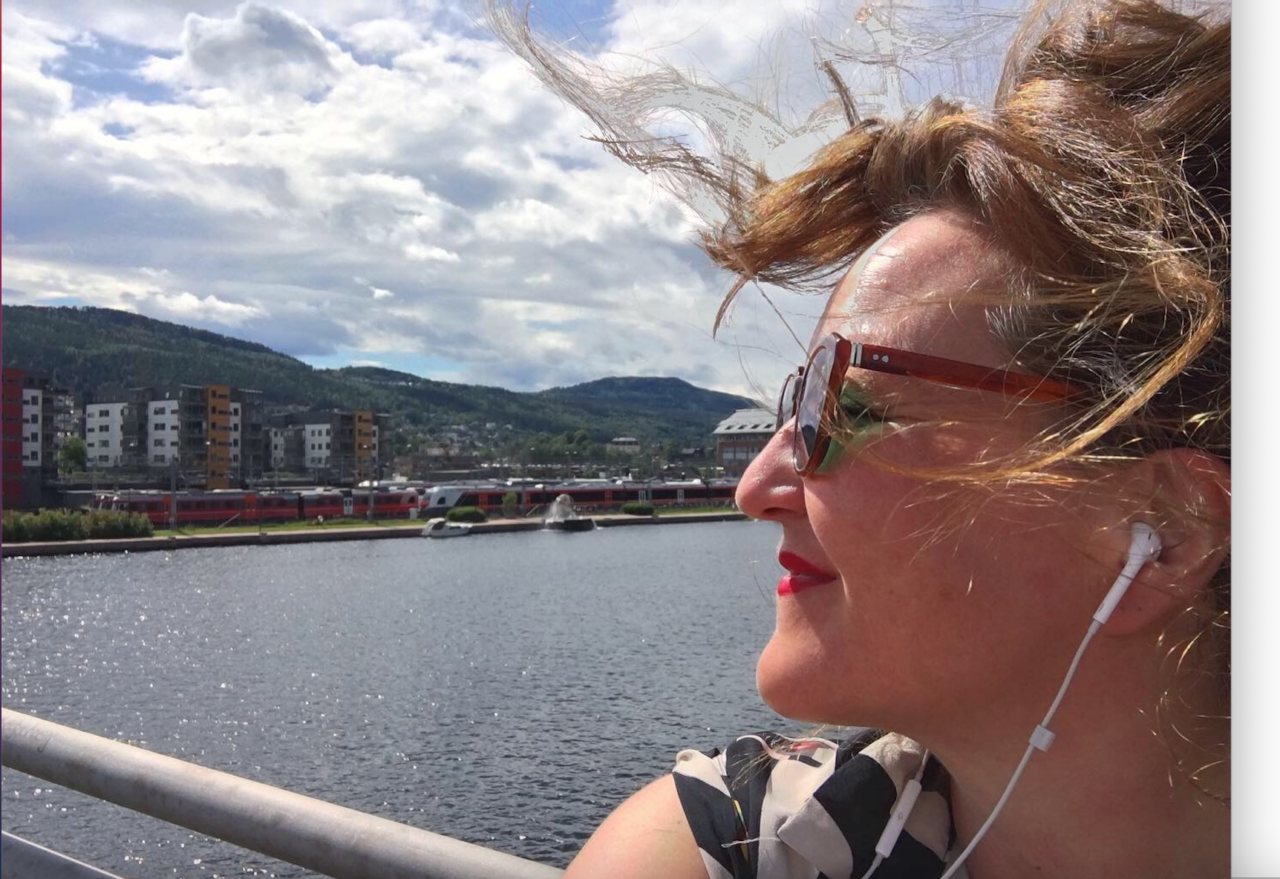 ALLTID NOE PÅ ØRET: Musikkjournalist Siri Narverud Moen.