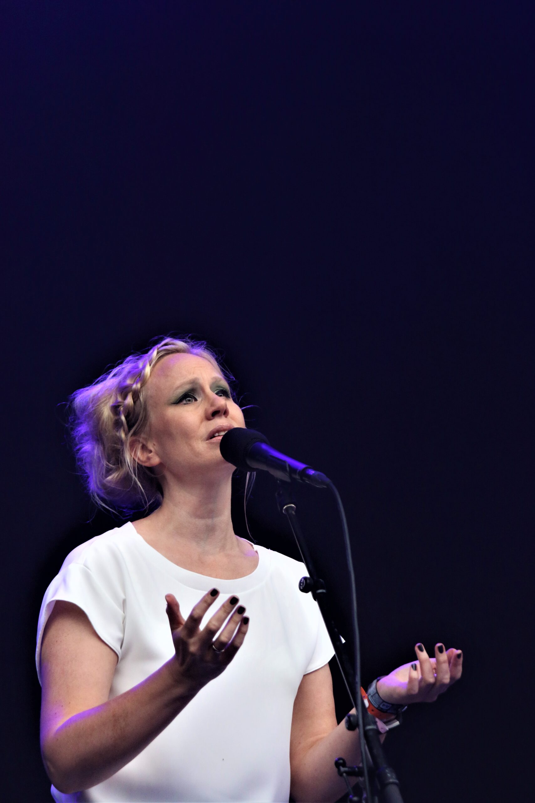 Susanna på konsert.