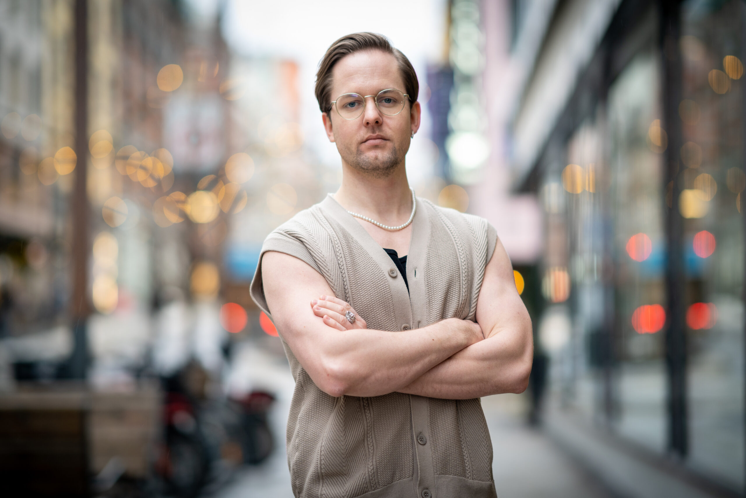 BALANSERER: Joakim Aadland er den nye daglig lederen i Balansekunstprosjektet, og tar for seg det han mener er den egentlige kanselleringa i dypet av kulturbransjestatistikkene.