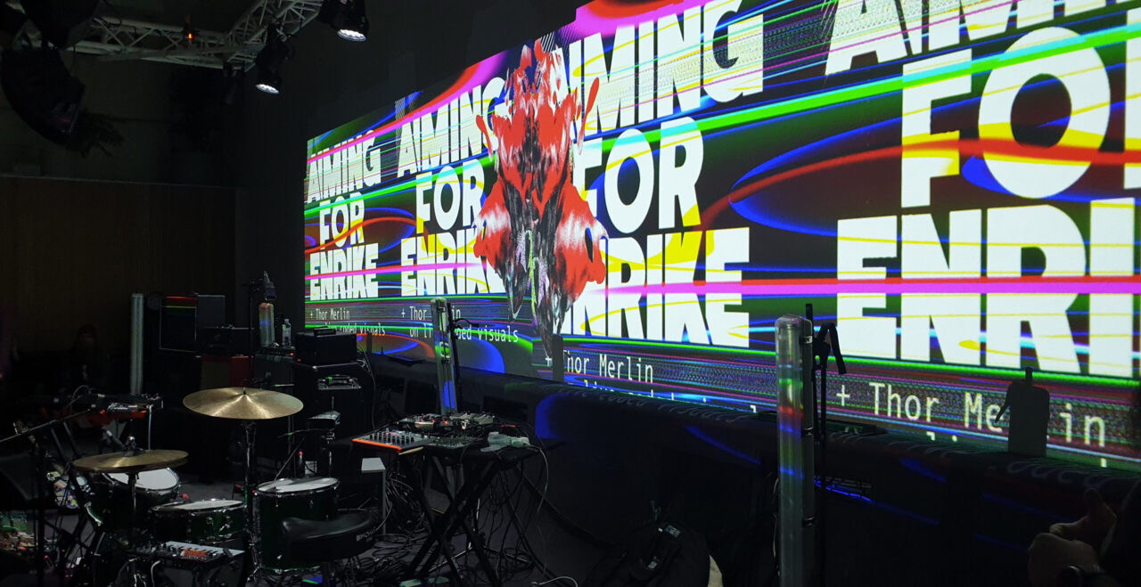 Aiming for Enrike, Landmark i Bergen, 15 mars