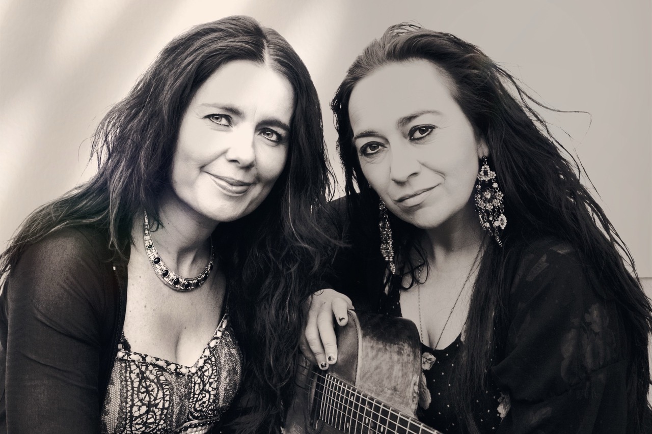 Rita Engedalen og Margit Bakken damer i blues