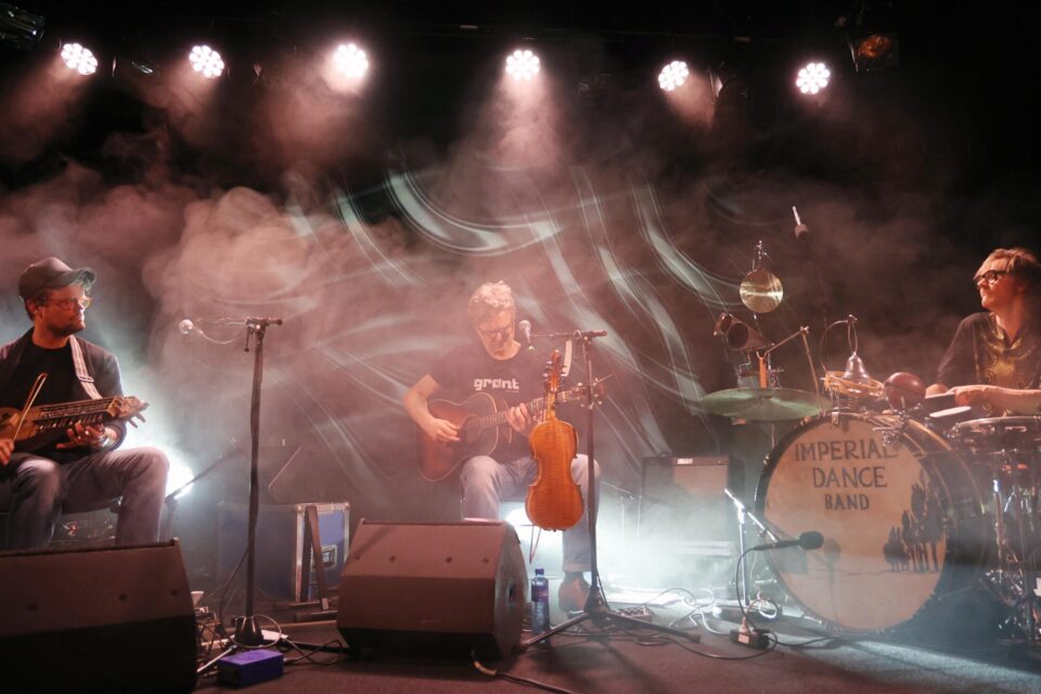 Warg røine dahlen på riksscenen