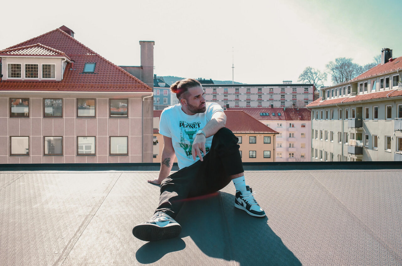 Alle oppoverbakker blir topper for rapper Jonas V – Ballade