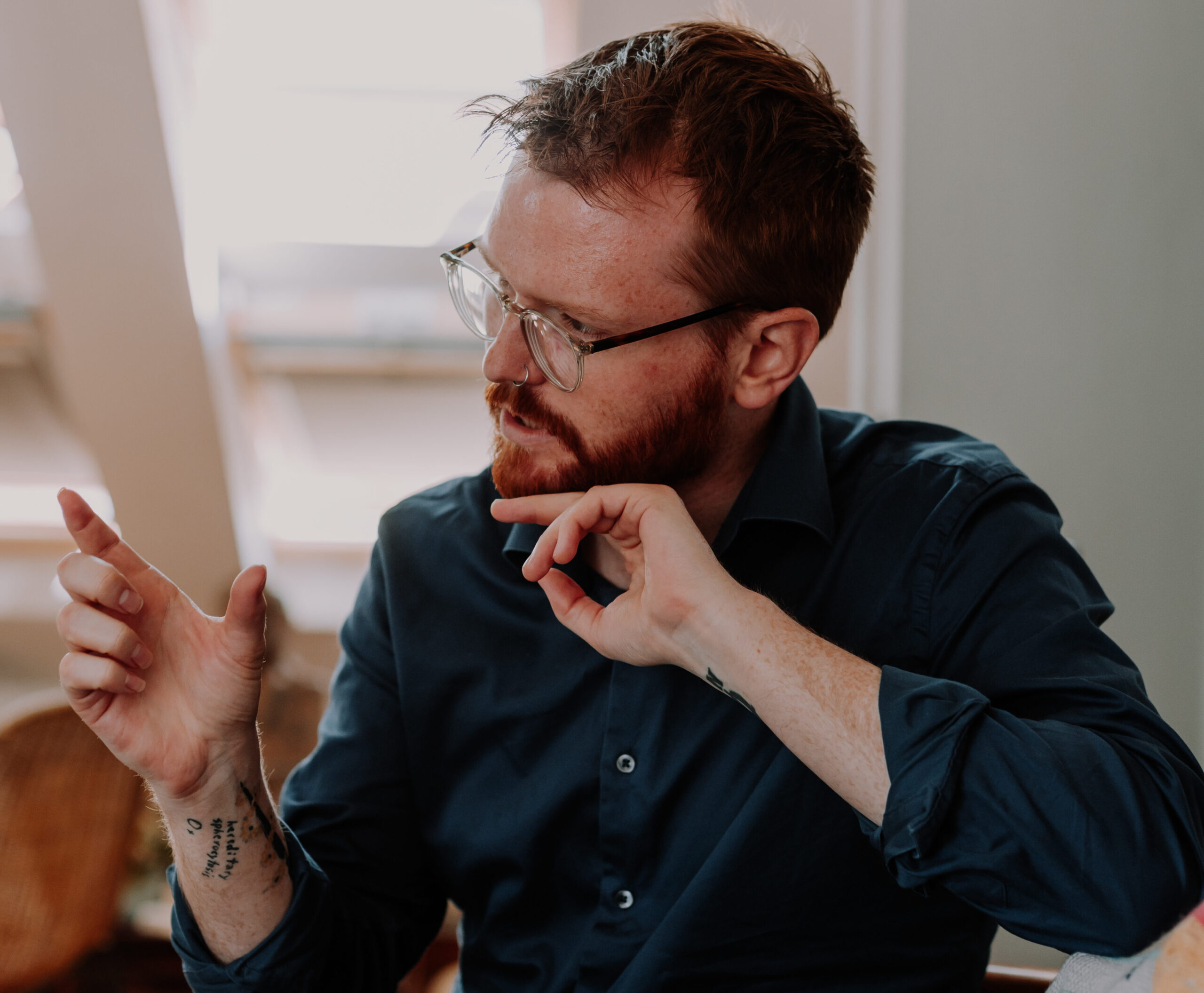 Mike McCormick er opprørt over at tilgang til kunstutdanning i kongeriket baseres på hvor god råd man har, om man ikke kommer fra EU eller EØS land.