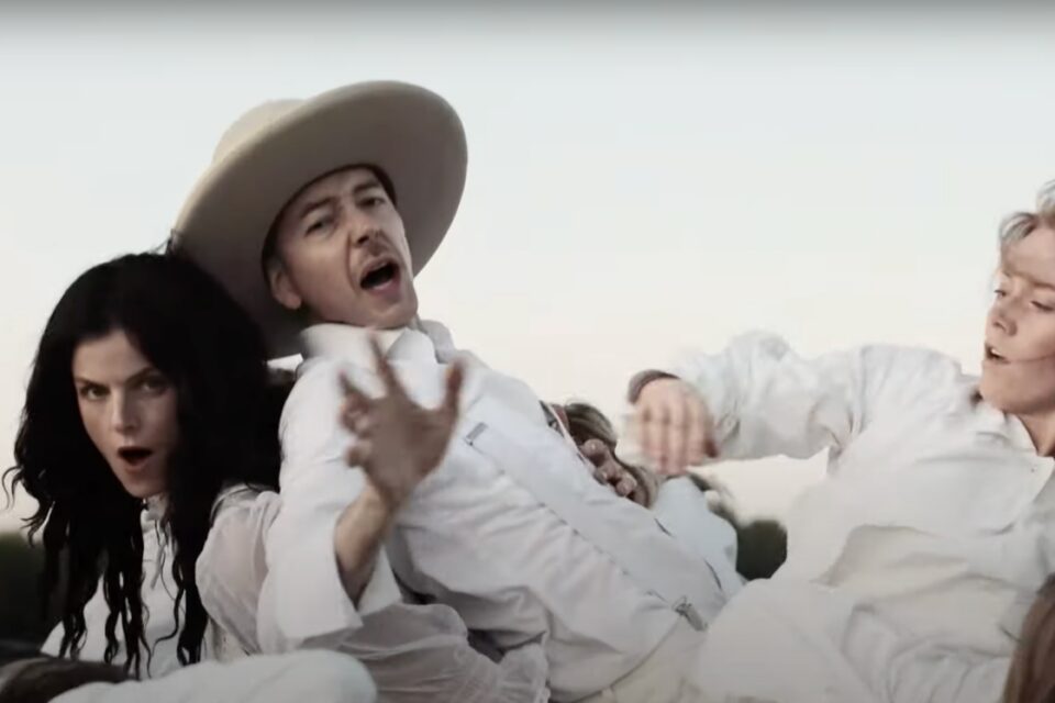 Still fra Årabrots musikkvideo We Want Blood