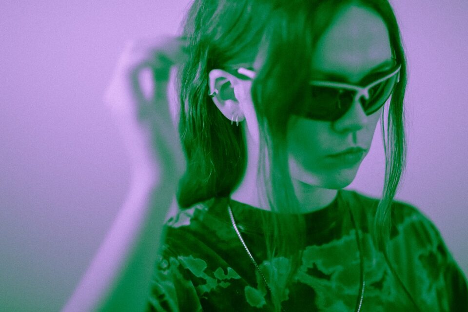 Maud mottar kraftpenger.