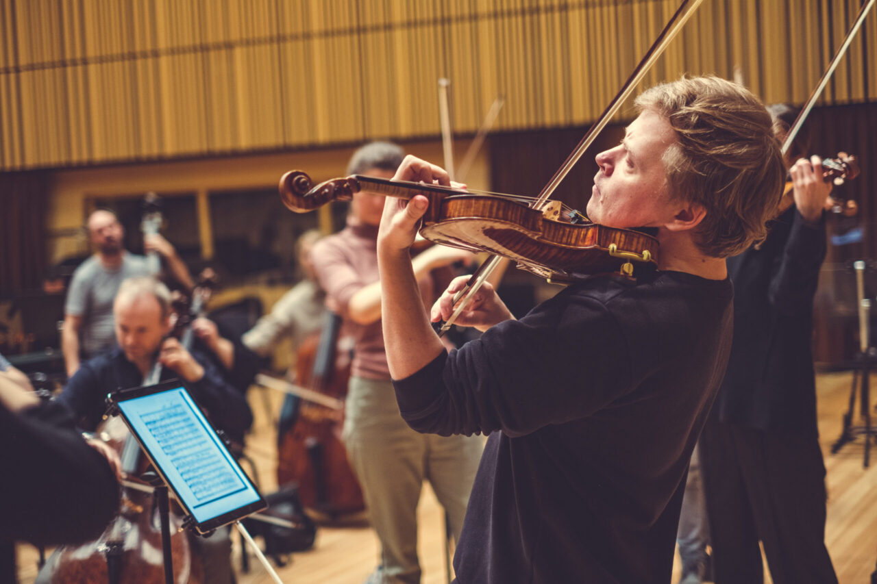 Det Norske Kammerorkester under øving med Pekka Kuusisto denne uka