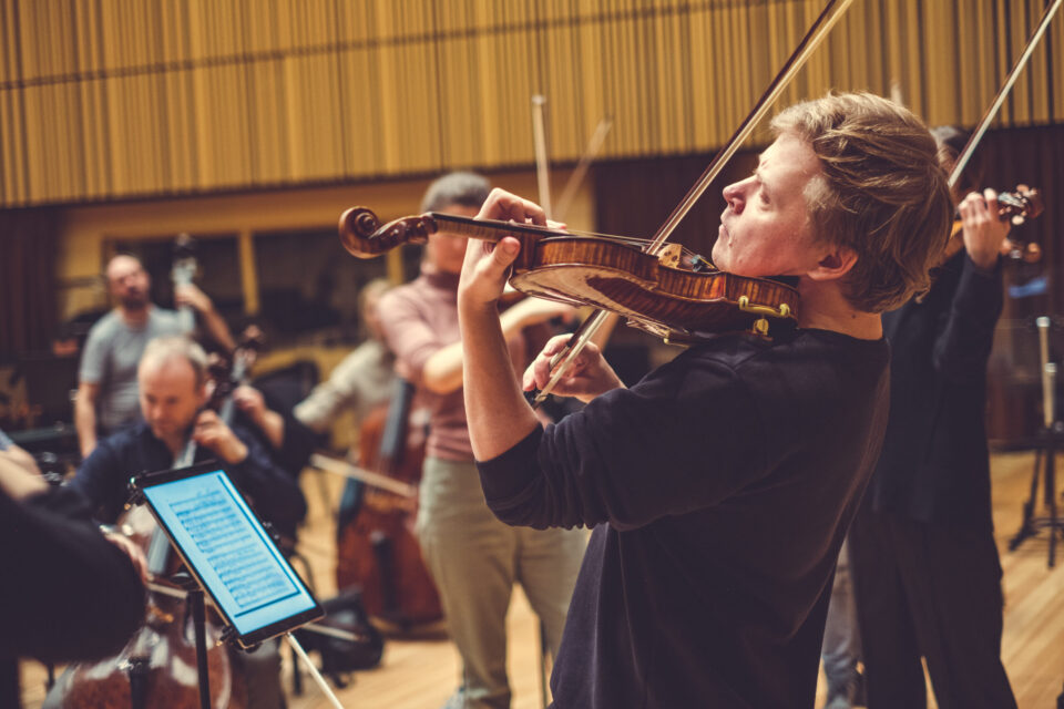 Det Norske Kammerorkester under øving med Pekka Kuusisto denne uka