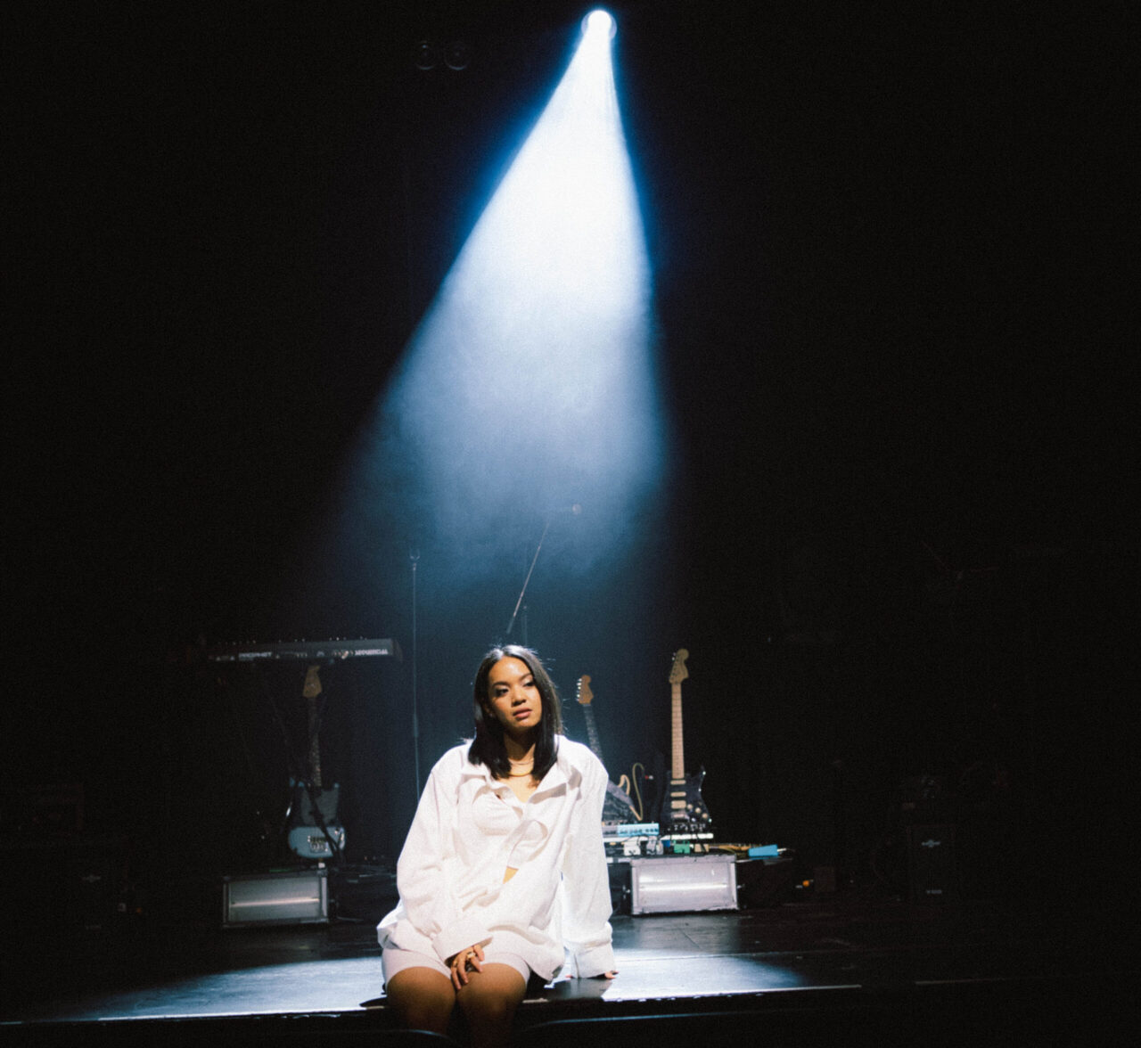 Hillari Alison Conlu spilte en lukket bransjekonsert på Blå før jul – EP er på vei, det samme er flere profilerte spillejobber.