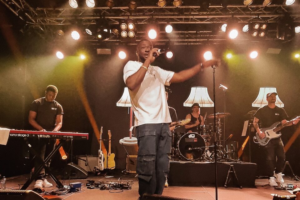 Britz med band på Bylarm 2023.