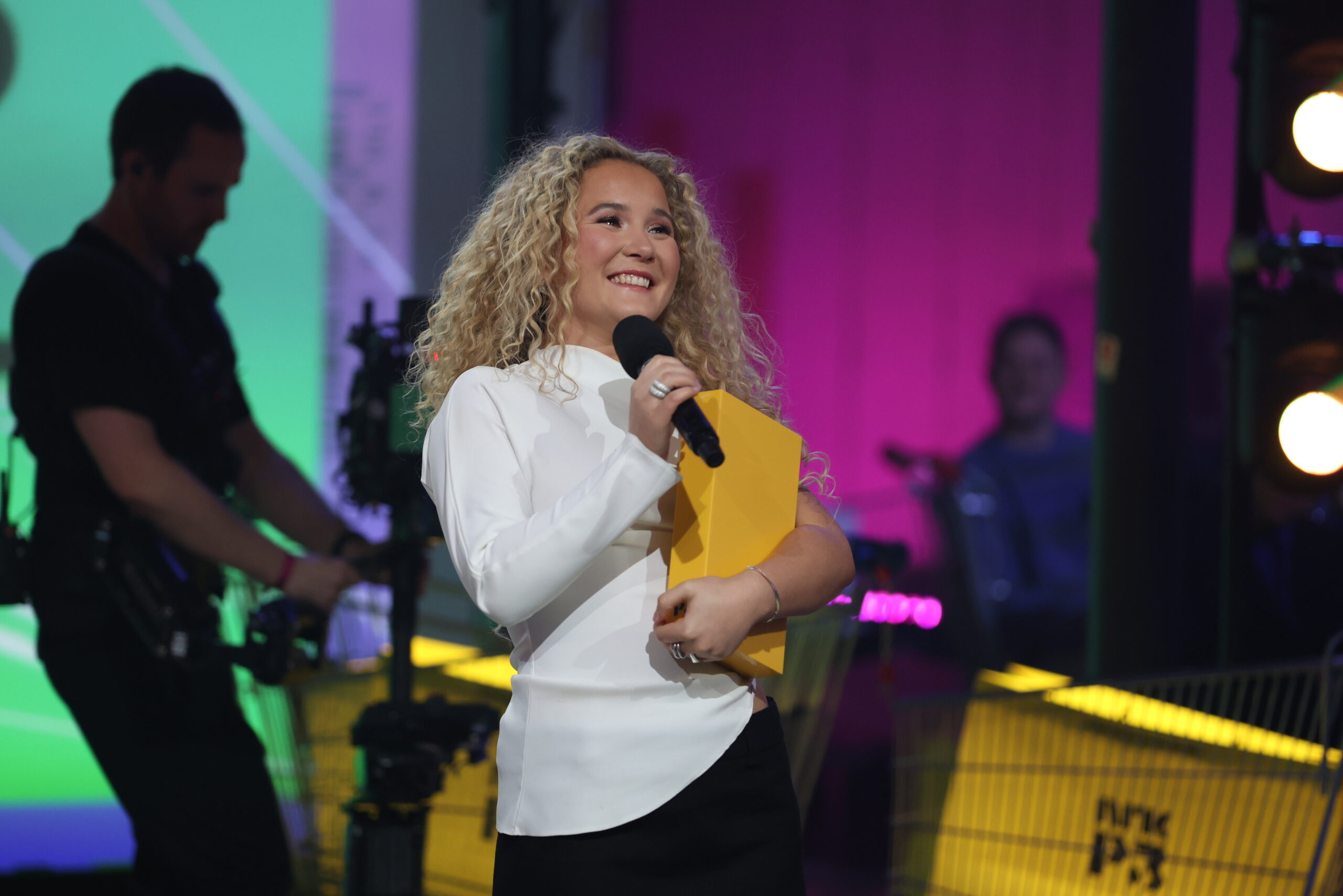 Emma Steinbakken vant «Årets artist» i helga på P3 Gull. Hun har også to låter på de ti mest spilte låtene på Spotify av abonnenter i Norge i år. Begge låtene er coverlåter.