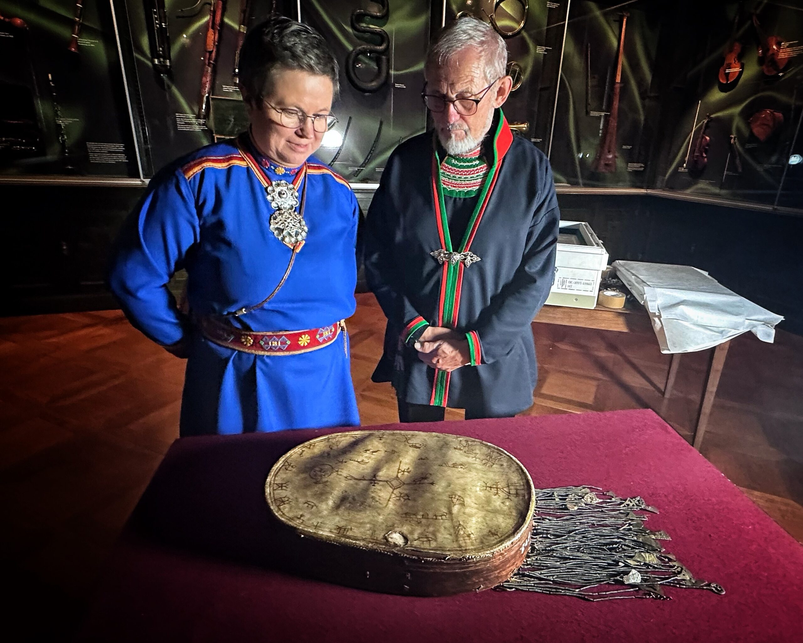 Samisk tromme – Styreleder og direktør ved tromme