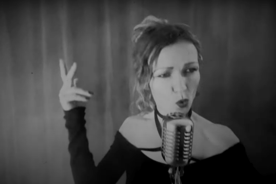 Stillbilde fra videoen fra videoen til Mark Steiner