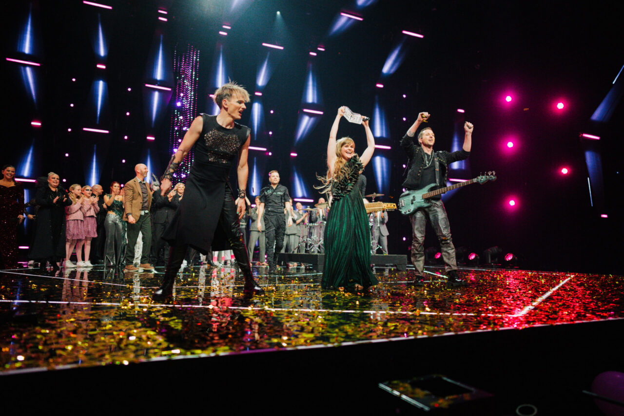 Gåte på scenen da de hadde vunnet MGP 2024, i Trondheim Spektrum.