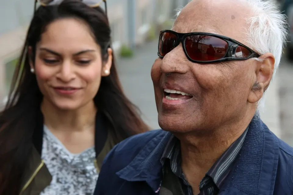 Harpreet Bansal og far guru Harbhajan Singh Bansal