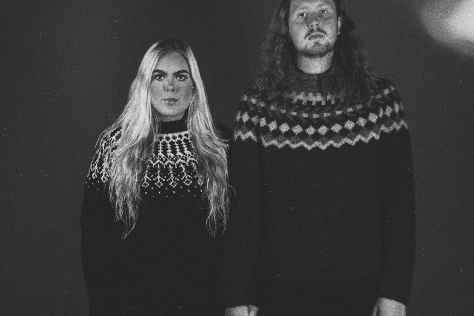 Alkul – vokalist Björg Blöndal og gitarist Thorkell Ragnar fra Island