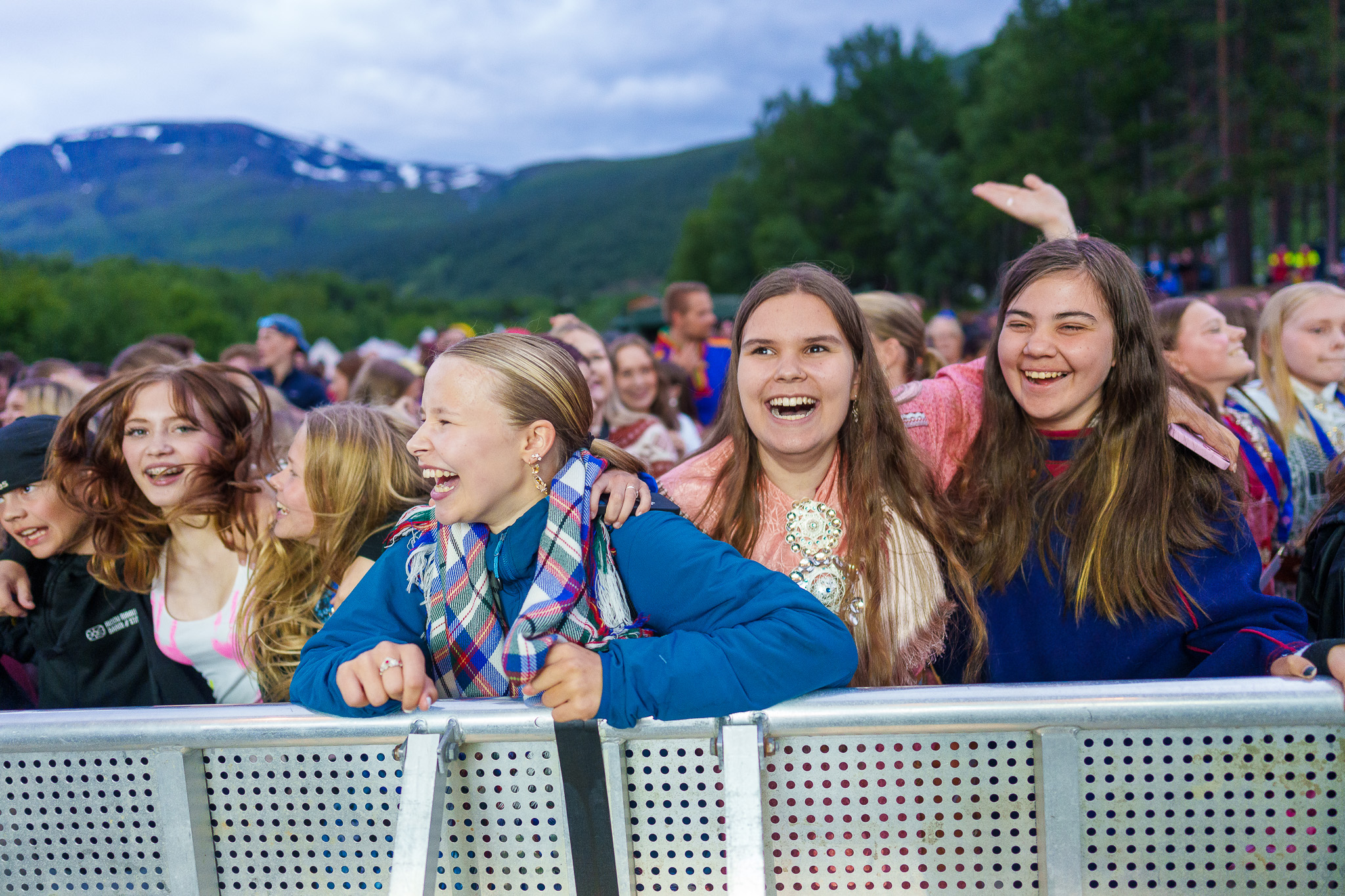 Publikum på Riddu Riđđu i juli 2023.